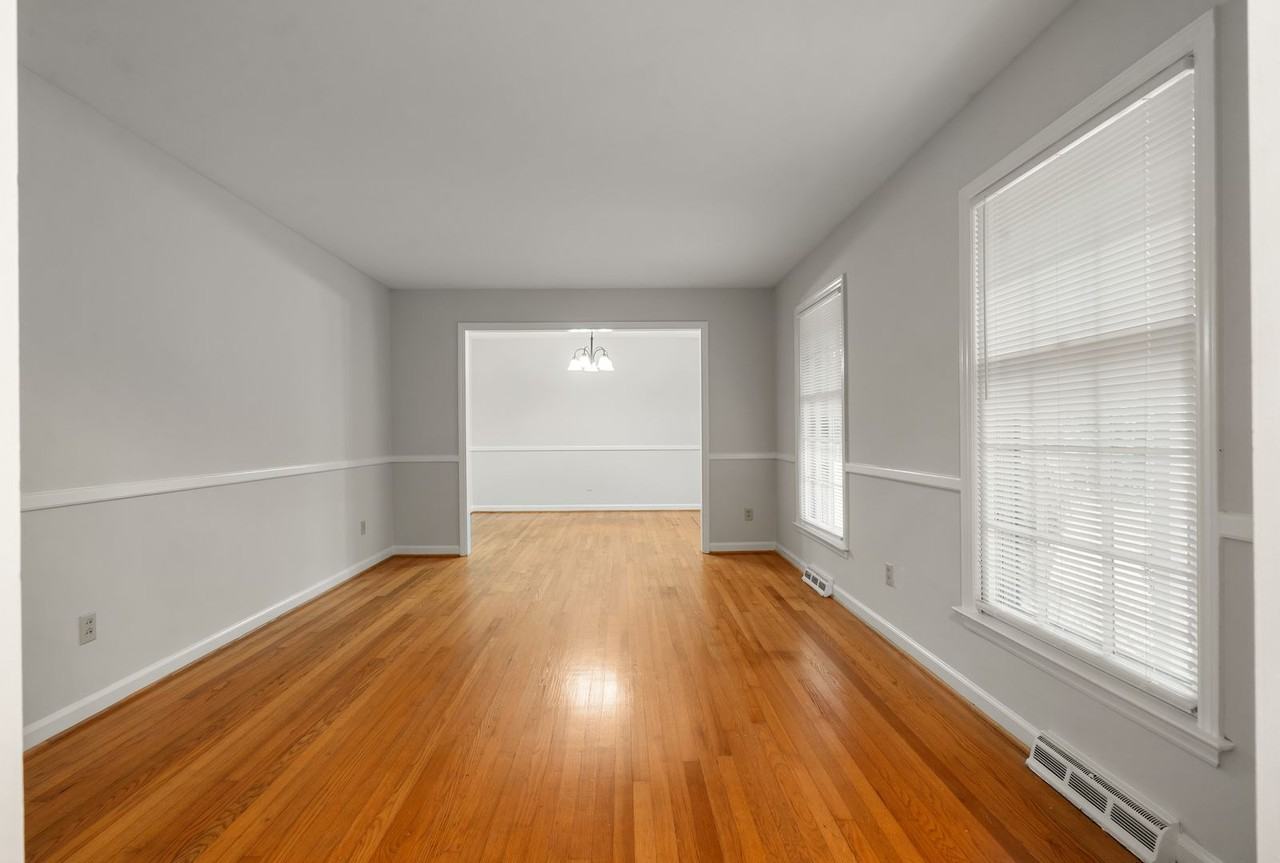 705 Shadylawn Rd - Photo 2 of 26