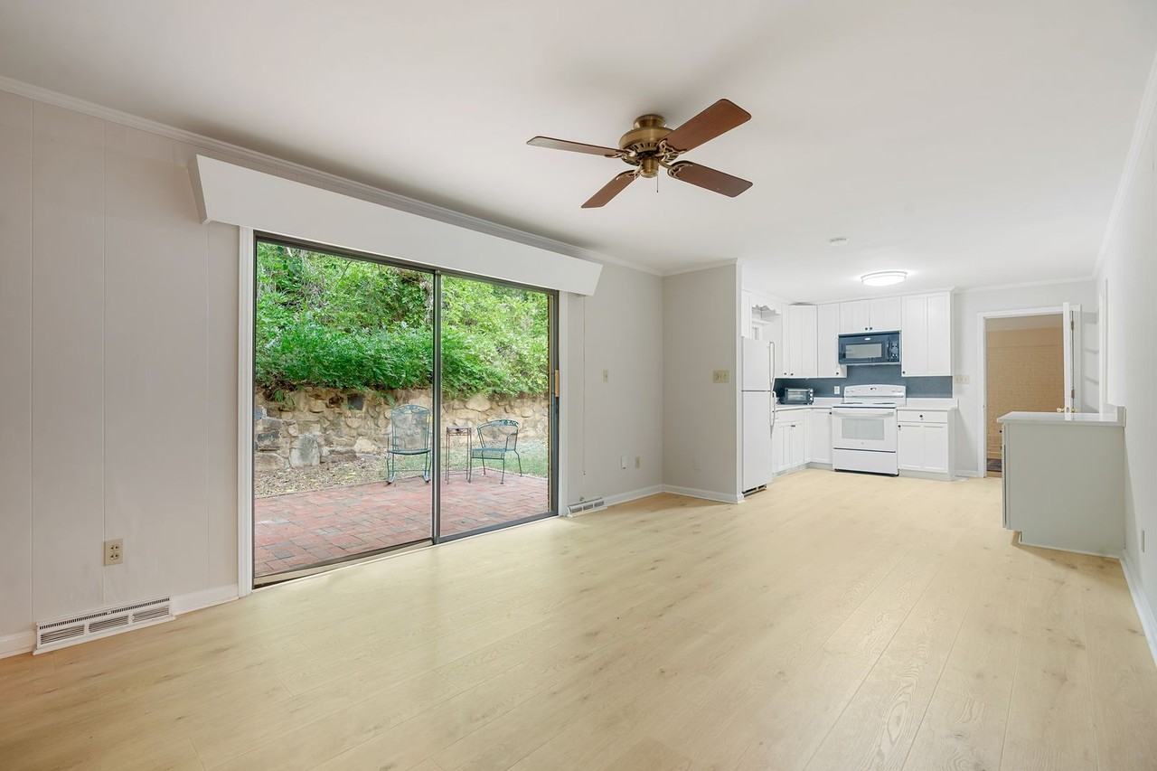 705 Shadylawn Rd - Photo 6 of 26