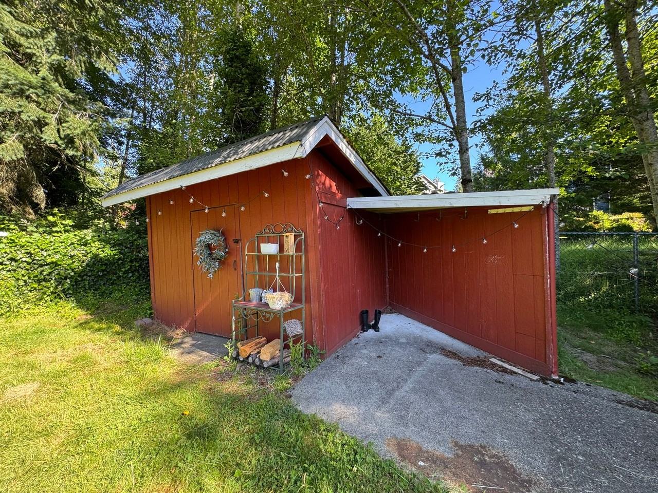 1893 Yew Street Rd - Photo 4 of 16