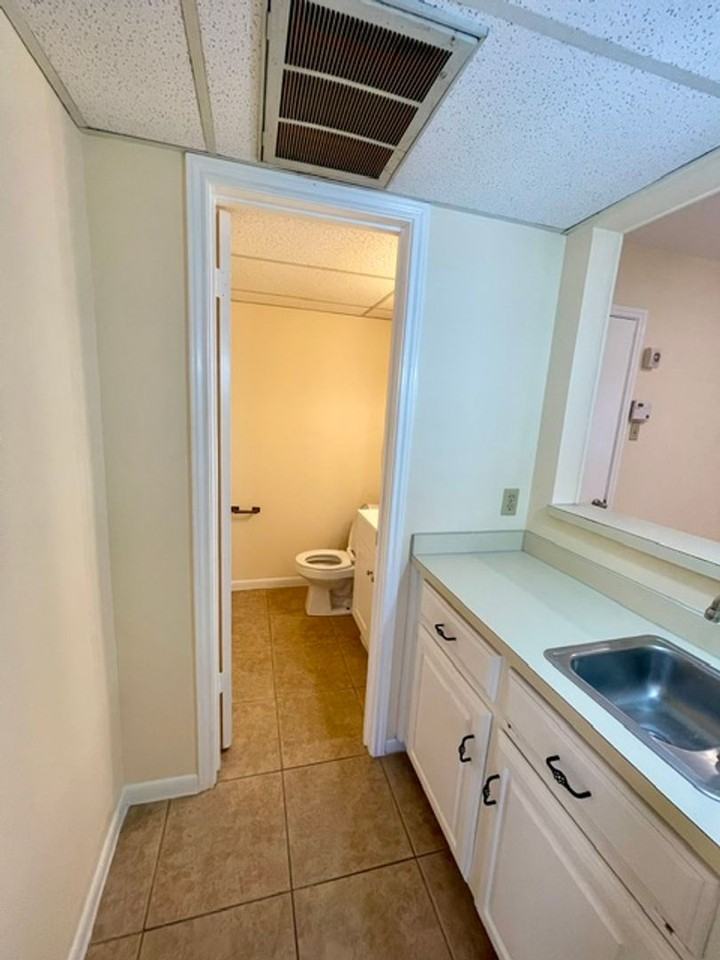 1915 S 10th St #110 - Photo 7 of 20