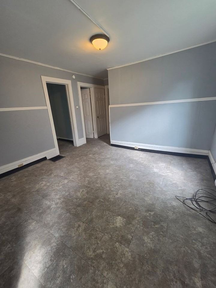 550 E 5th St #1 - Photo 2 of 12