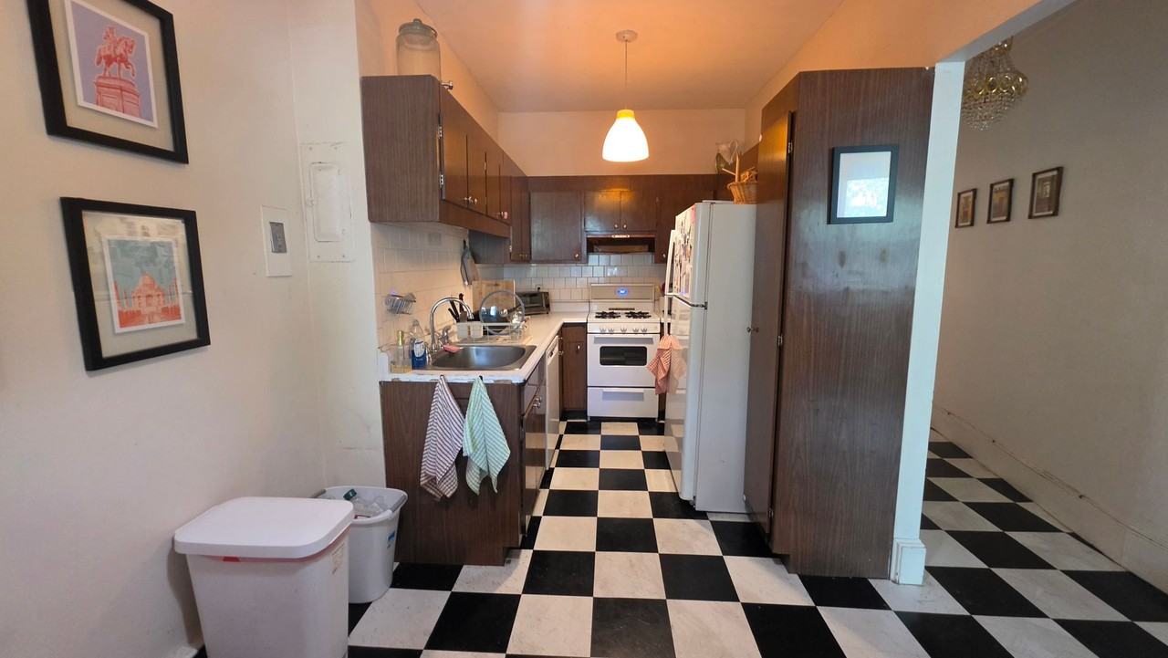 178 Naples Rd - Photo 5 of 16