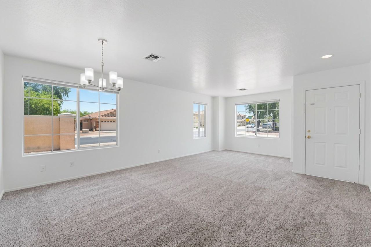 7552 W Nicolet Ave - Photo 4 of 50