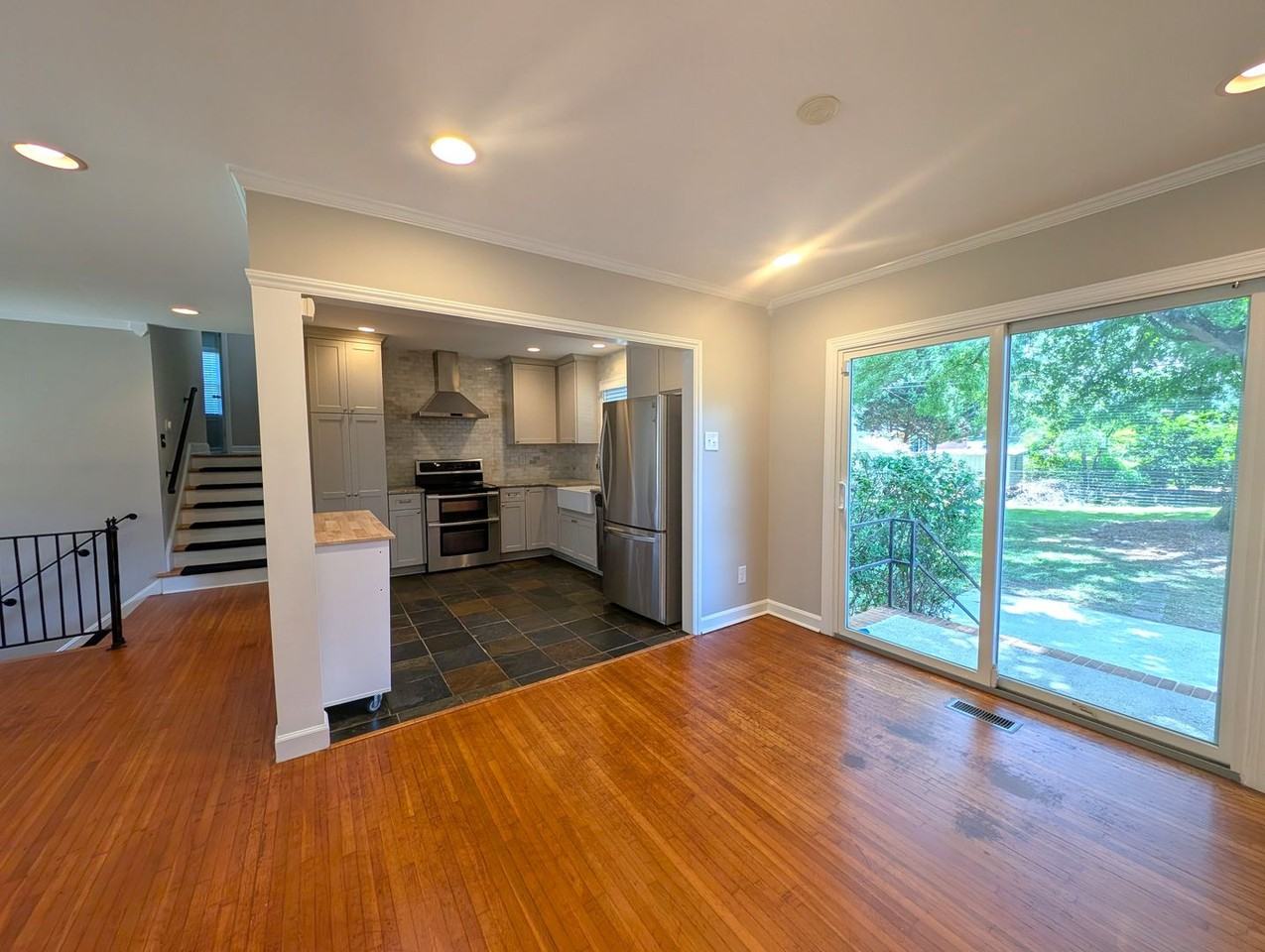 6724 Sunview Dr - Photo 5 of 28
