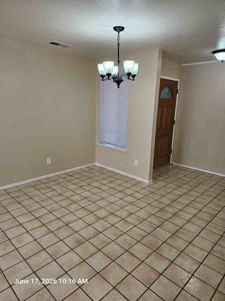 1784 Ben Franklin Ave - Photo 4 of 10