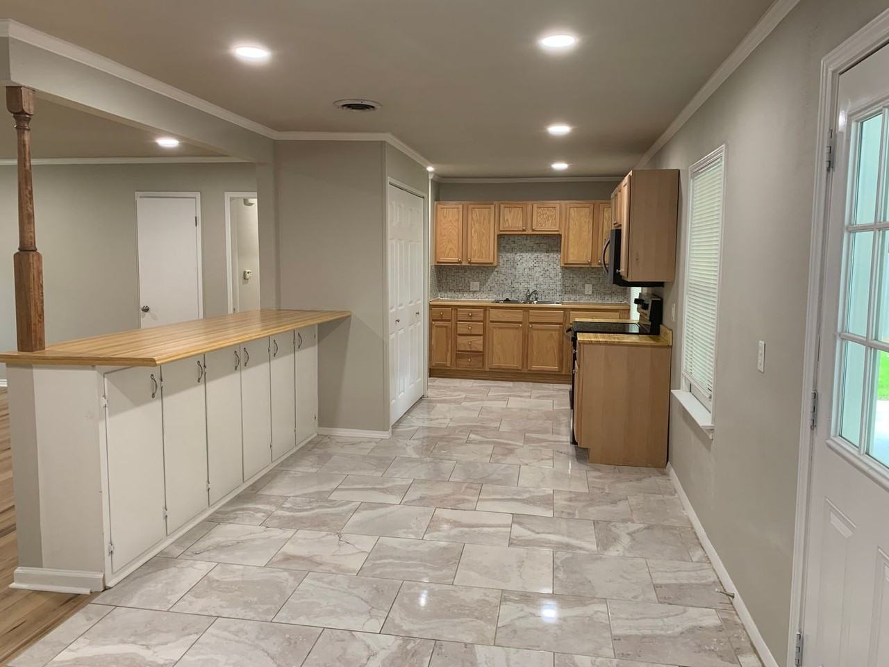 125 Bowie St - Photo 2 of 9