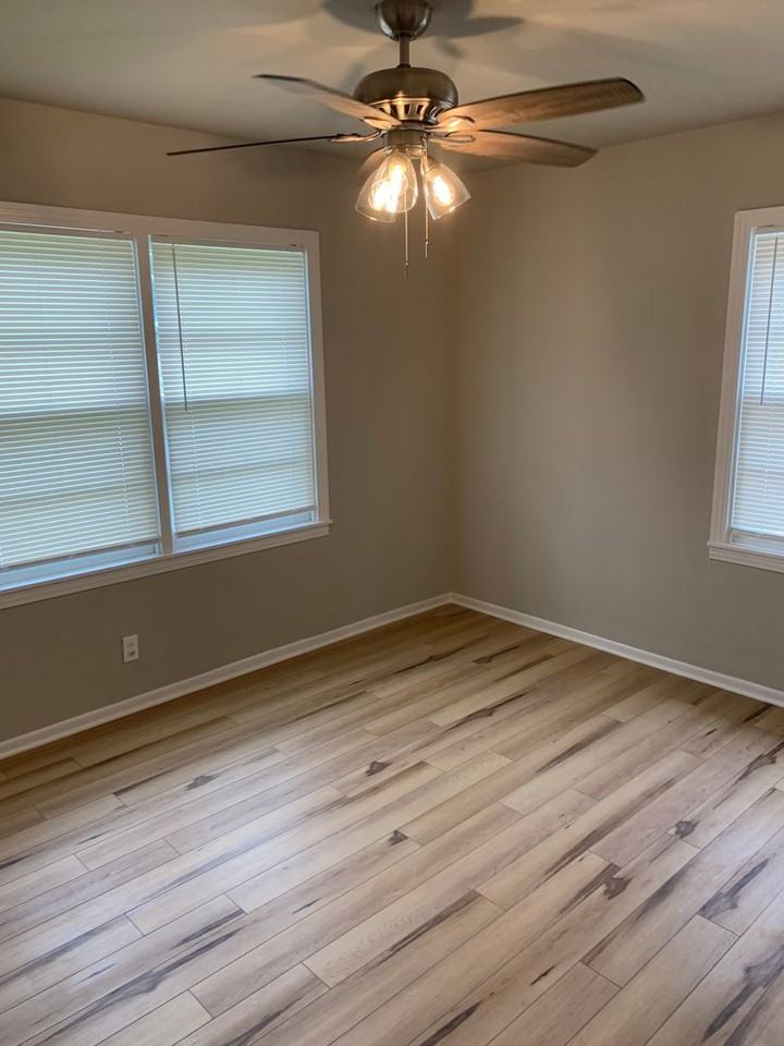125 Bowie St - Photo 5 of 9
