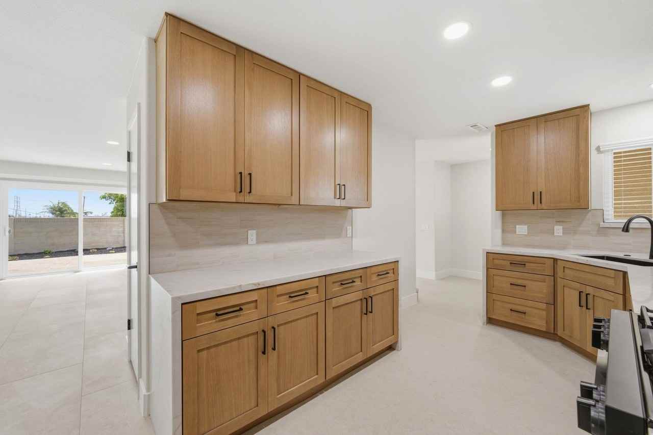 19022 Summerfield Ln - Photo 4 of 31