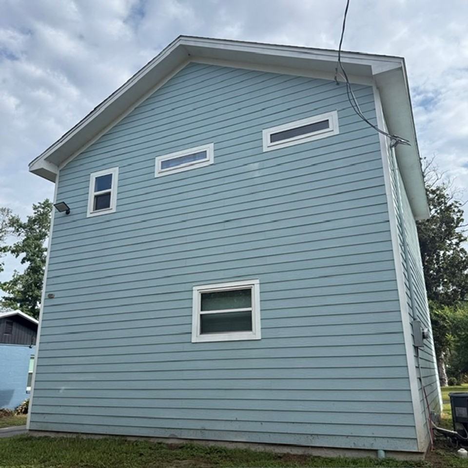 758 Parklawn Cir - Photo 2 of 8