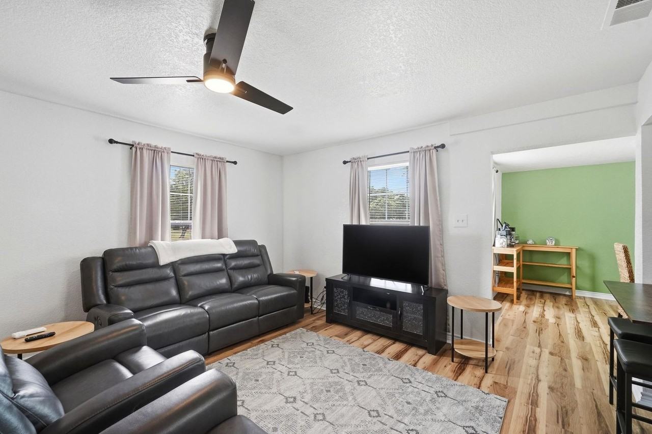 2917 Hickory St - Photo 5 of 30