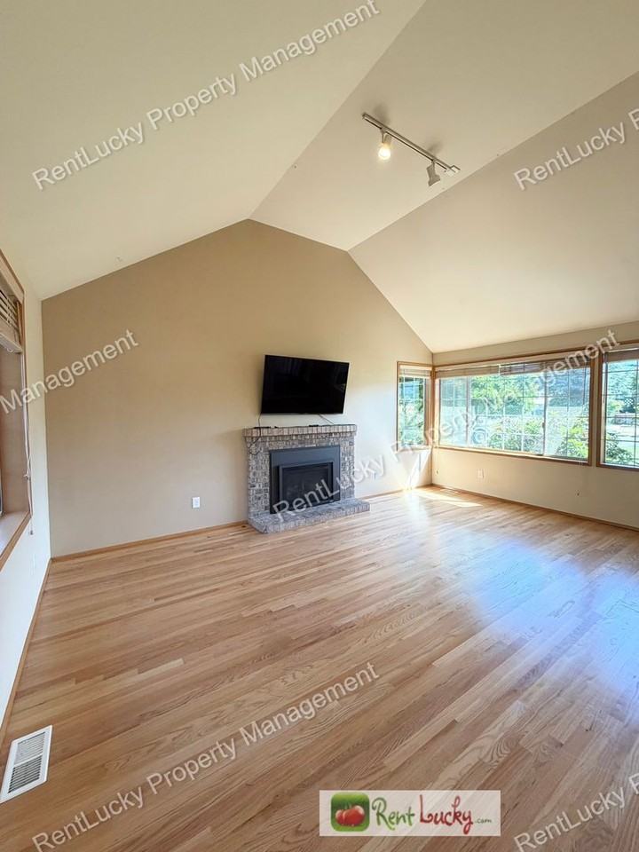 3734 Braeburn Dr Ne - Photo 6 of 26