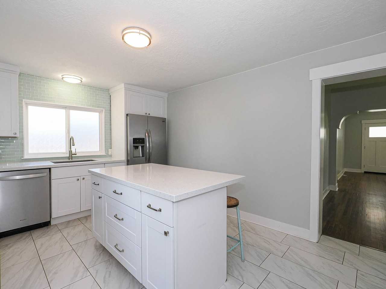 53 N 100 W - Photo 7 of 29