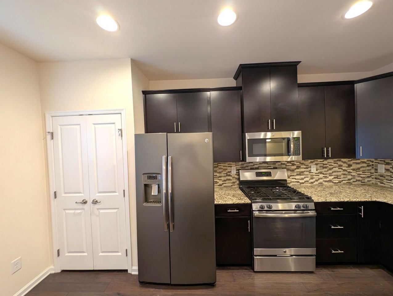 4061 Zilker Park Dr - Photo 4 of 26