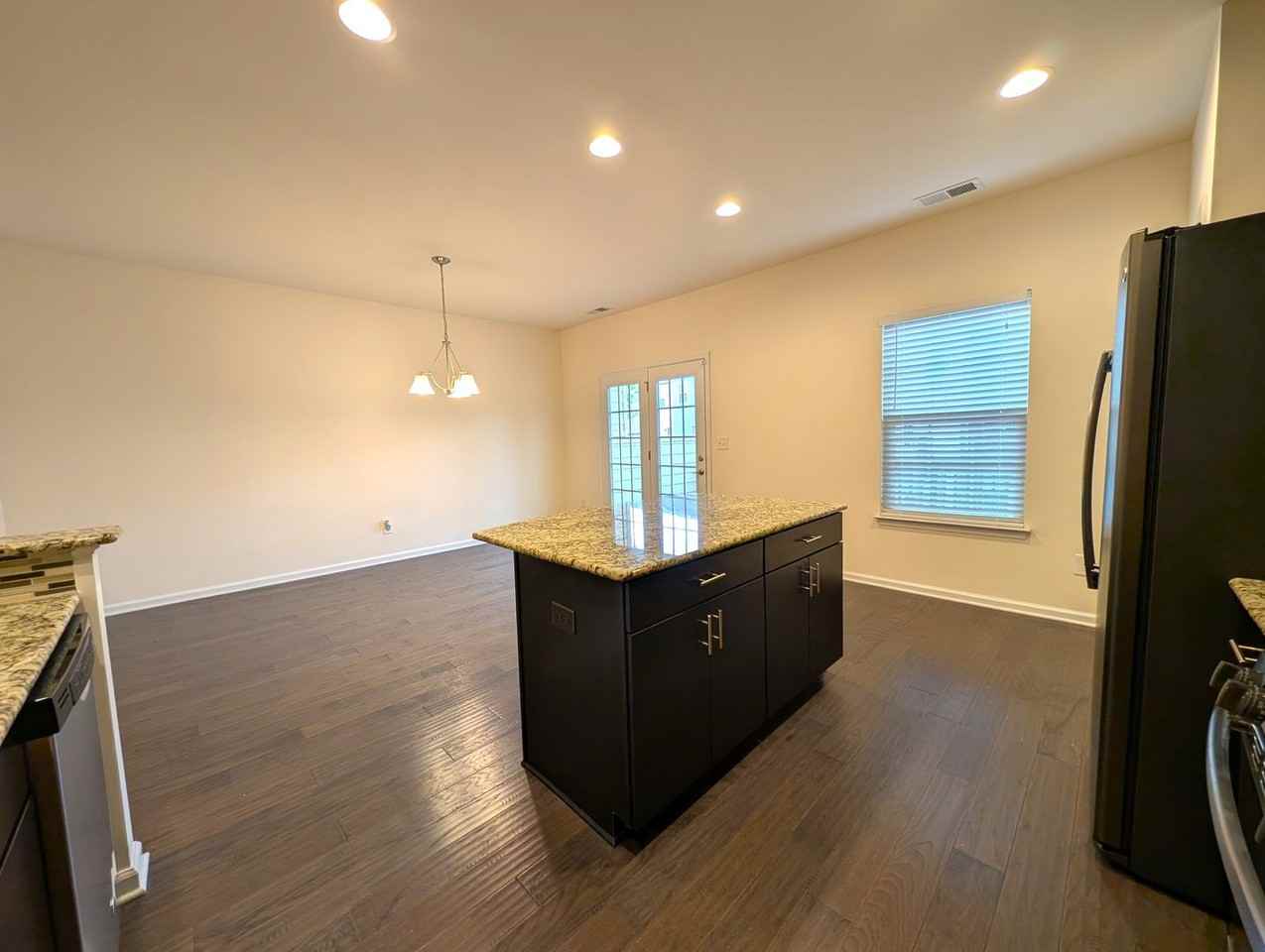 4061 Zilker Park Dr - Photo 5 of 26
