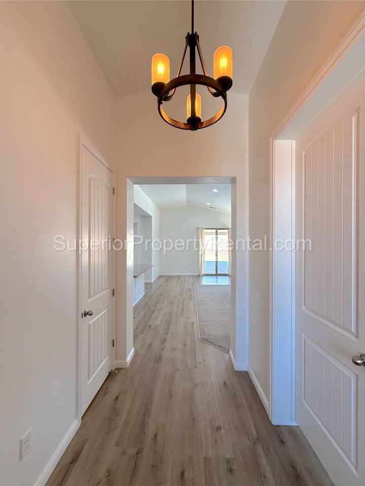 2701 E Upper Canyon Dr - Photo 3 of 21