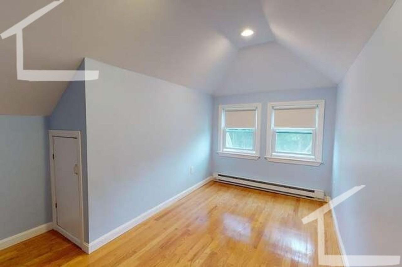 199 Lake St - Photo 4 of 18