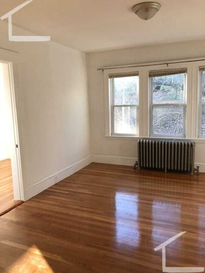 199 Lake St - Photo 5 of 18