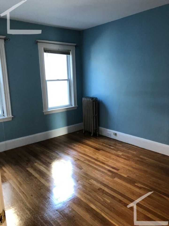199 Lake St - Photo 7 of 18