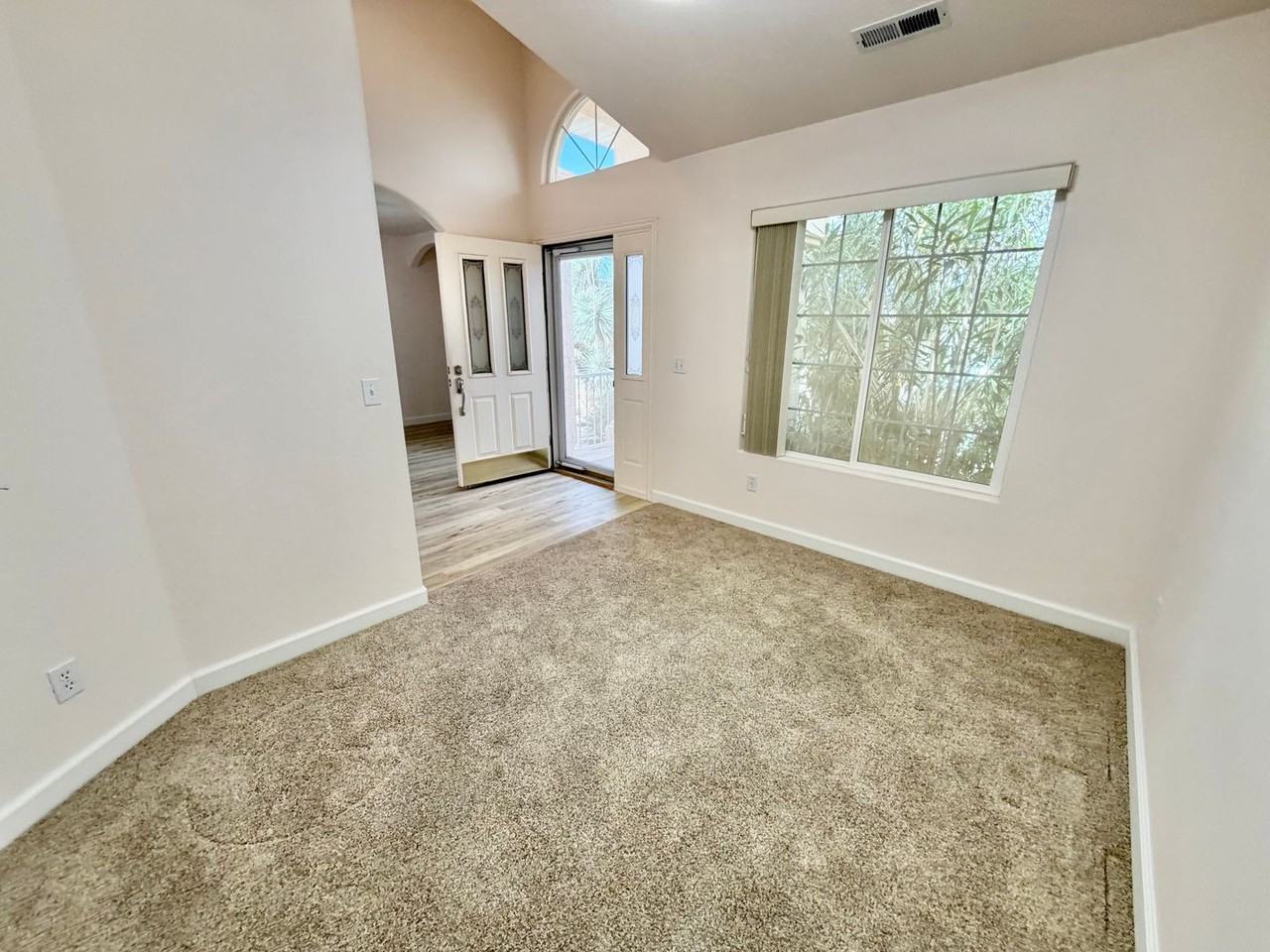 498 N 300 W - Photo 5 of 25