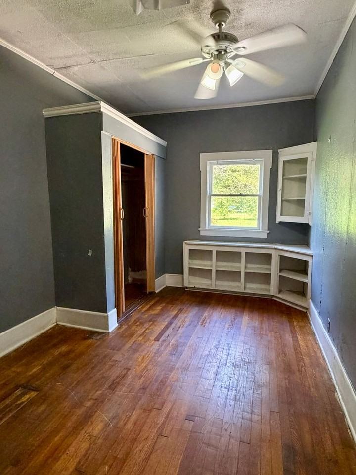 1348 W Kirby Pl - Photo 3 of 7