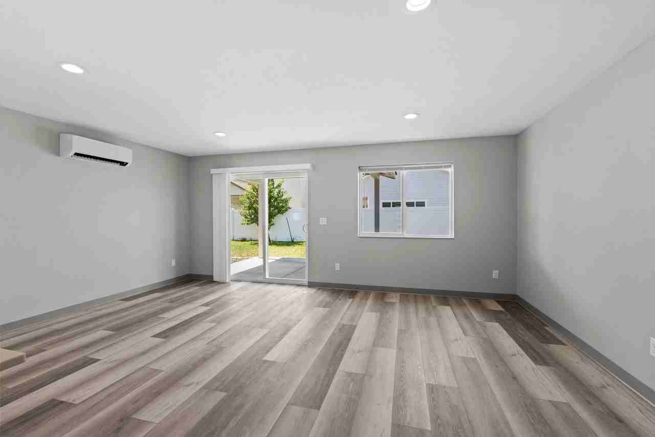 1623 N Selkirk Rd - Photo 6 of 32