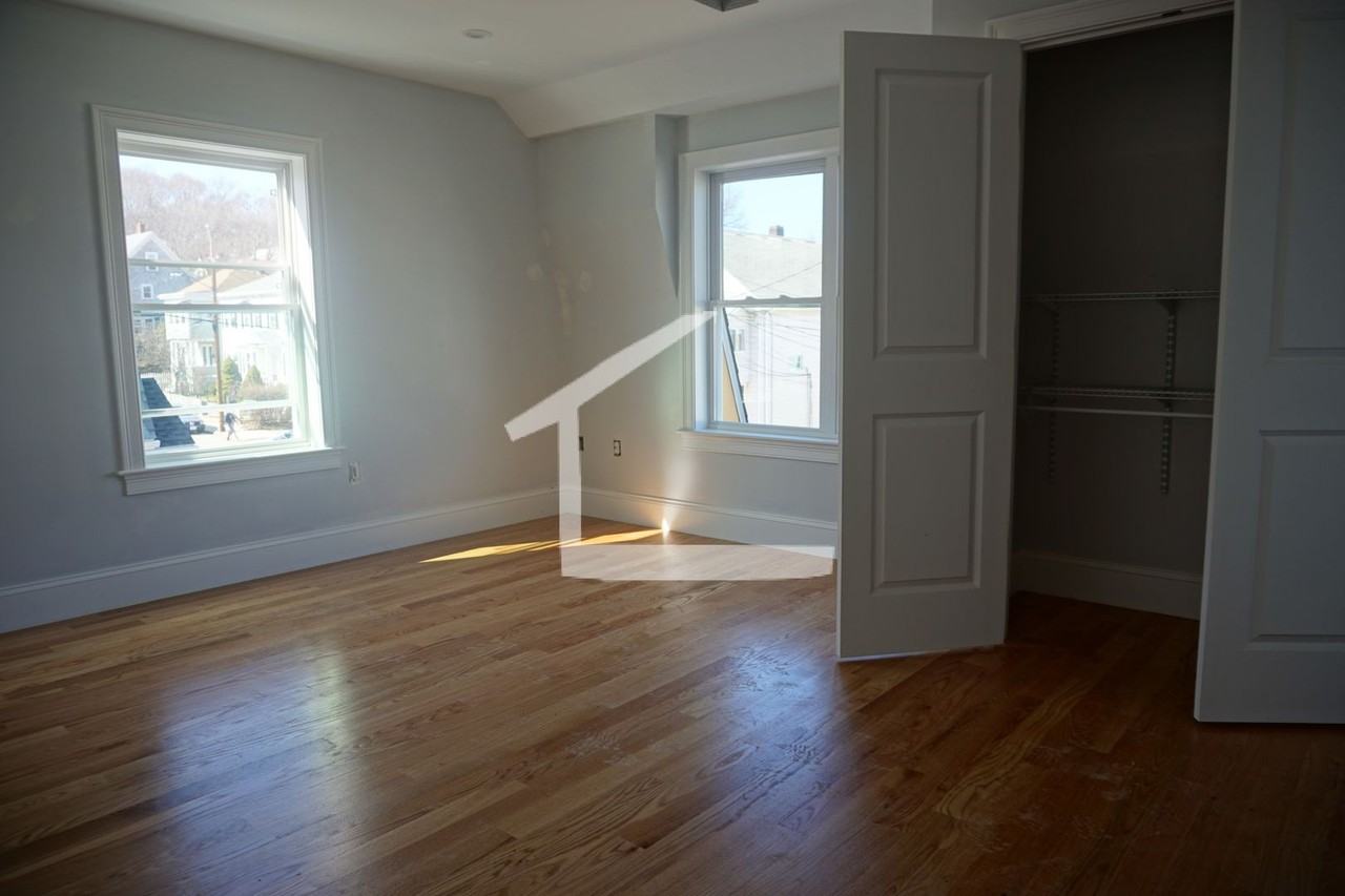 22 Bothwell Rd - Photo 5 of 12