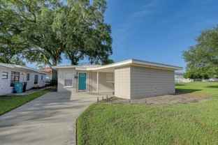 434 E Esther St - Photo 1 of 1