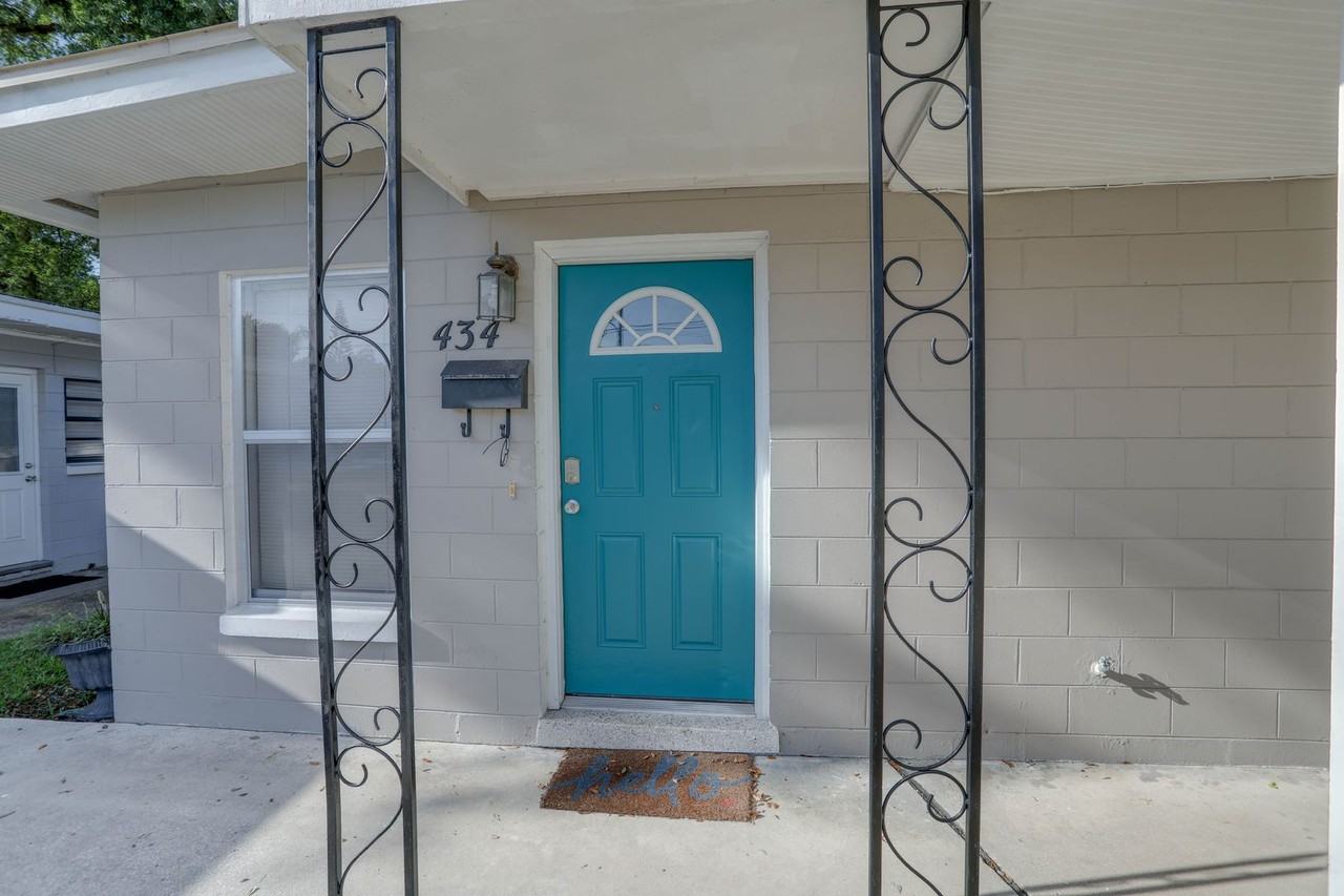 434 E Esther St - Photo 4 of 21