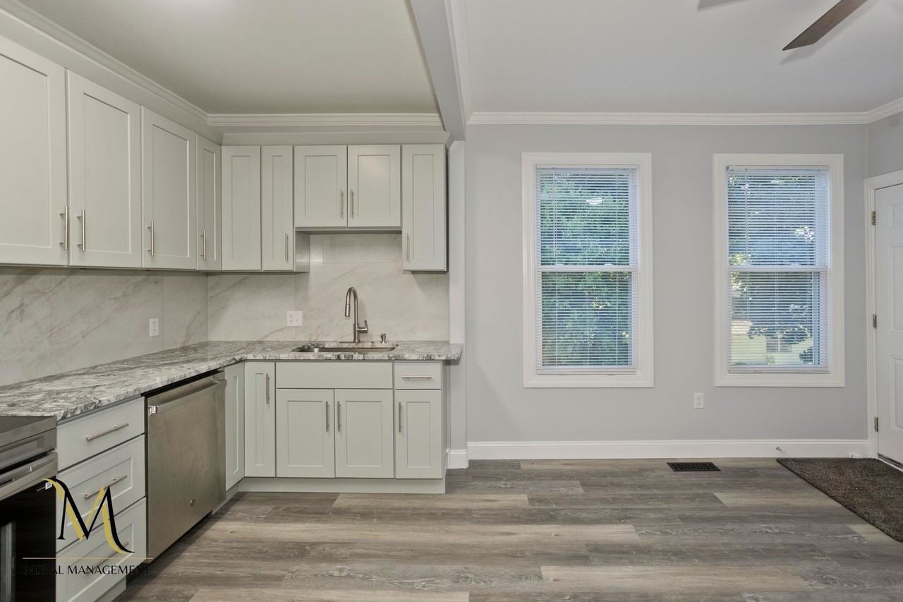 28 Union St - Photo 5 of 34