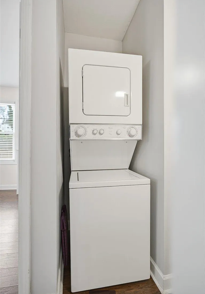 833 N Franklin Rd - Photo 6 of 16