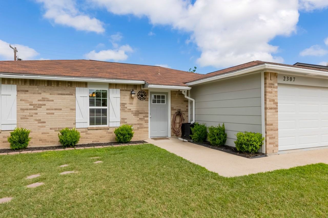 2307 Traverse Dr - Photo 4 of 36