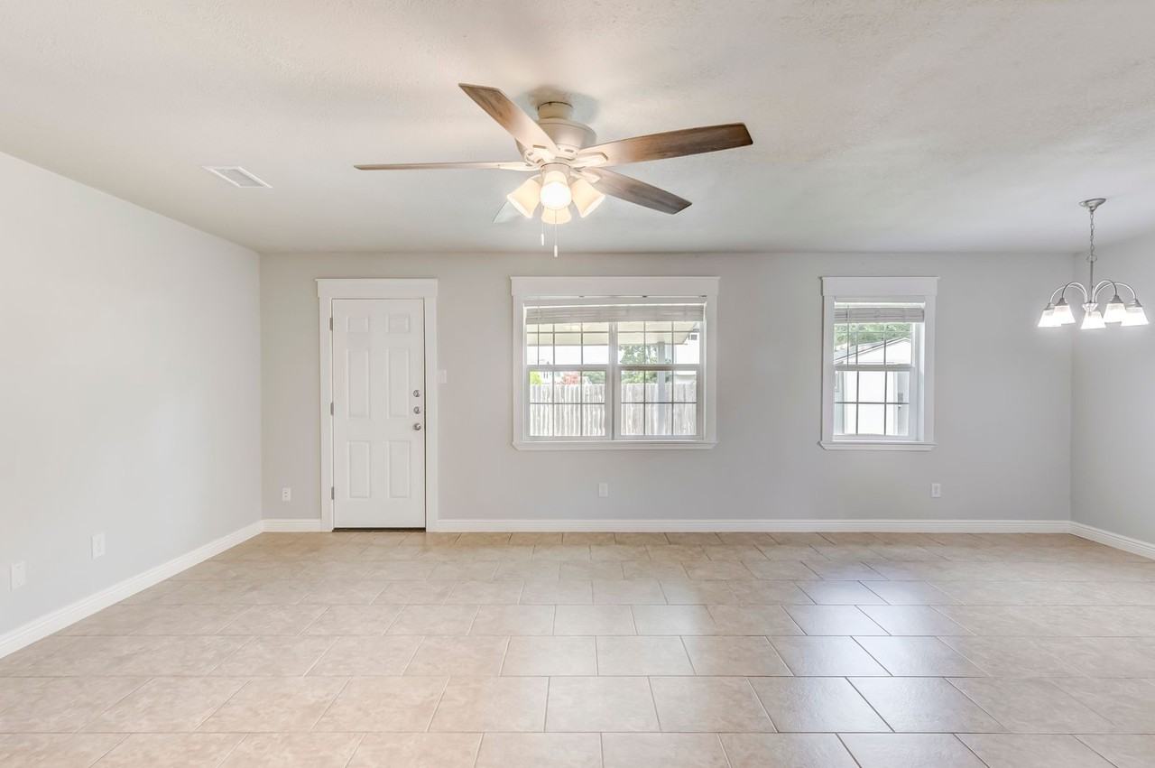 2307 Traverse Dr - Photo 7 of 36