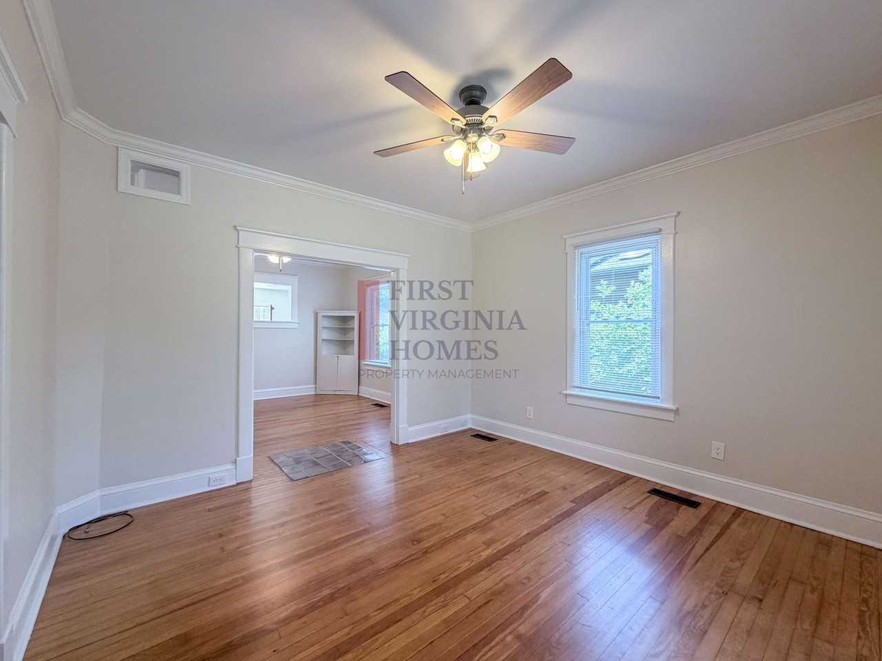 802 Elliott Ave - Photo 6 of 18