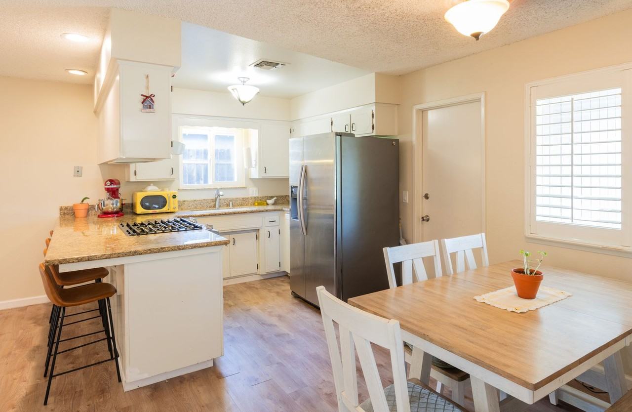 2533 S Dollner St - Photo 7 of 25