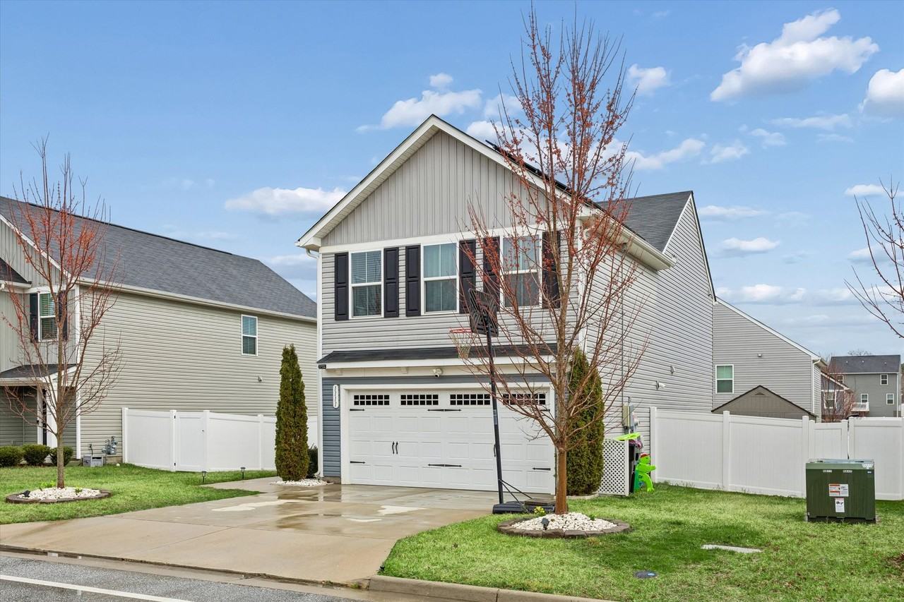 1111 Marquis Pkwy - Photo 4 of 47