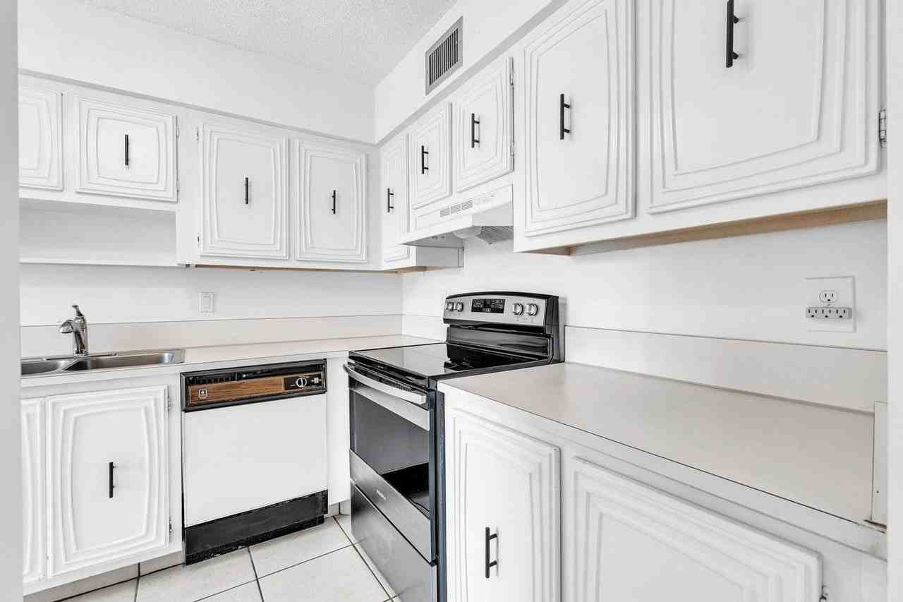 13721 Flora Pl #D - Photo 2 of 27