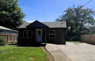 818 Ne Johnson St - Photo 1 of 1