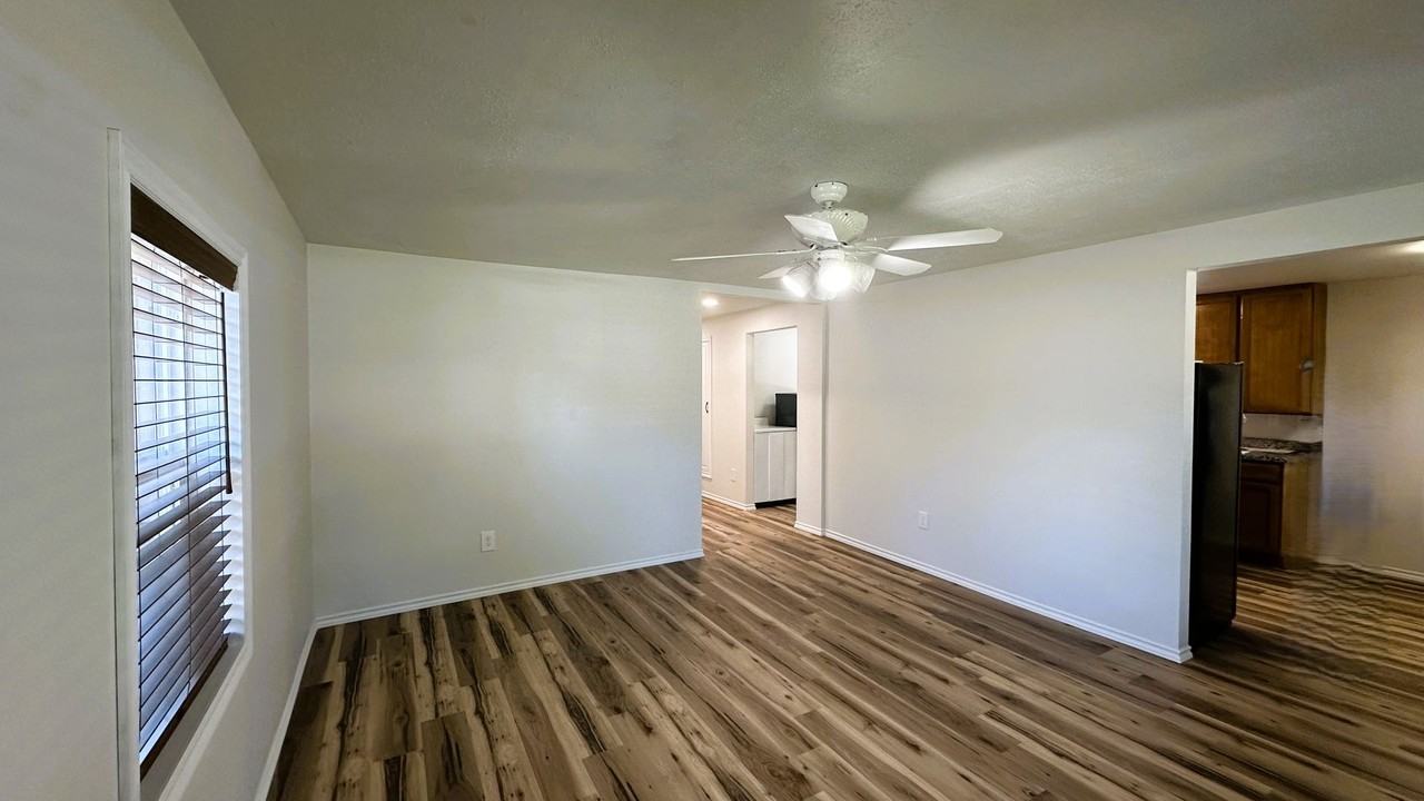818 Ne Johnson St - Photo 2 of 12