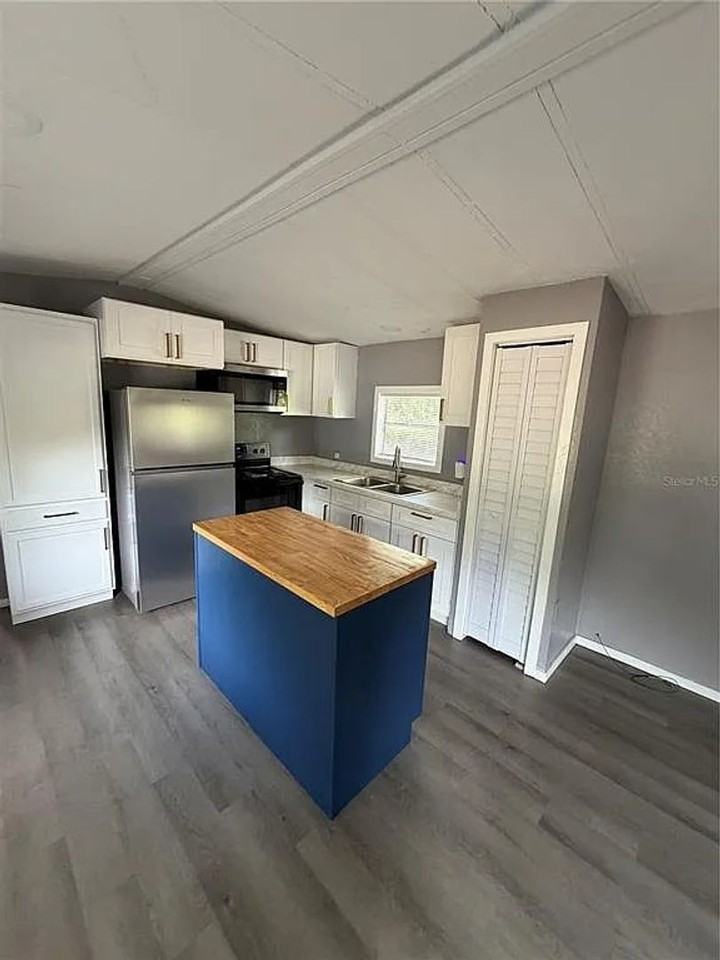 4605 Ne 167th Pl - Photo 2 of 11