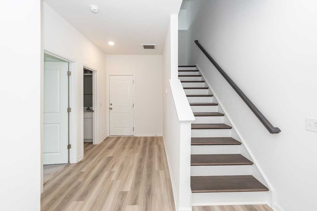 359 Herty Park Dr - Photo 4 of 44