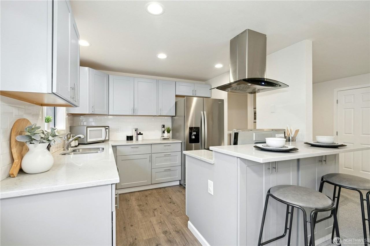 7909 218th St Sw #6 - Photo 4 of 21