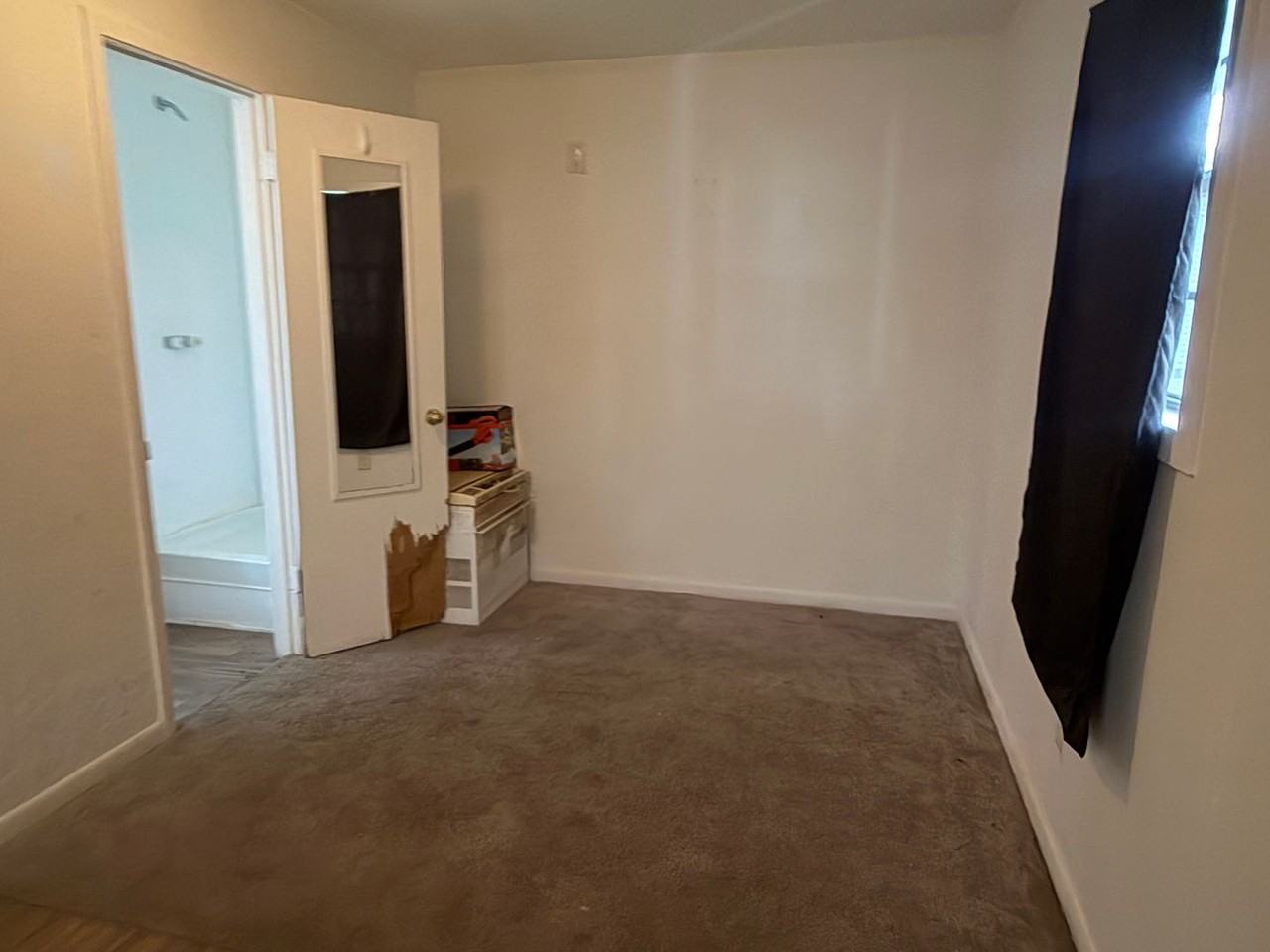 507 507 3rd Street - Guest House - Photo 3 of 4