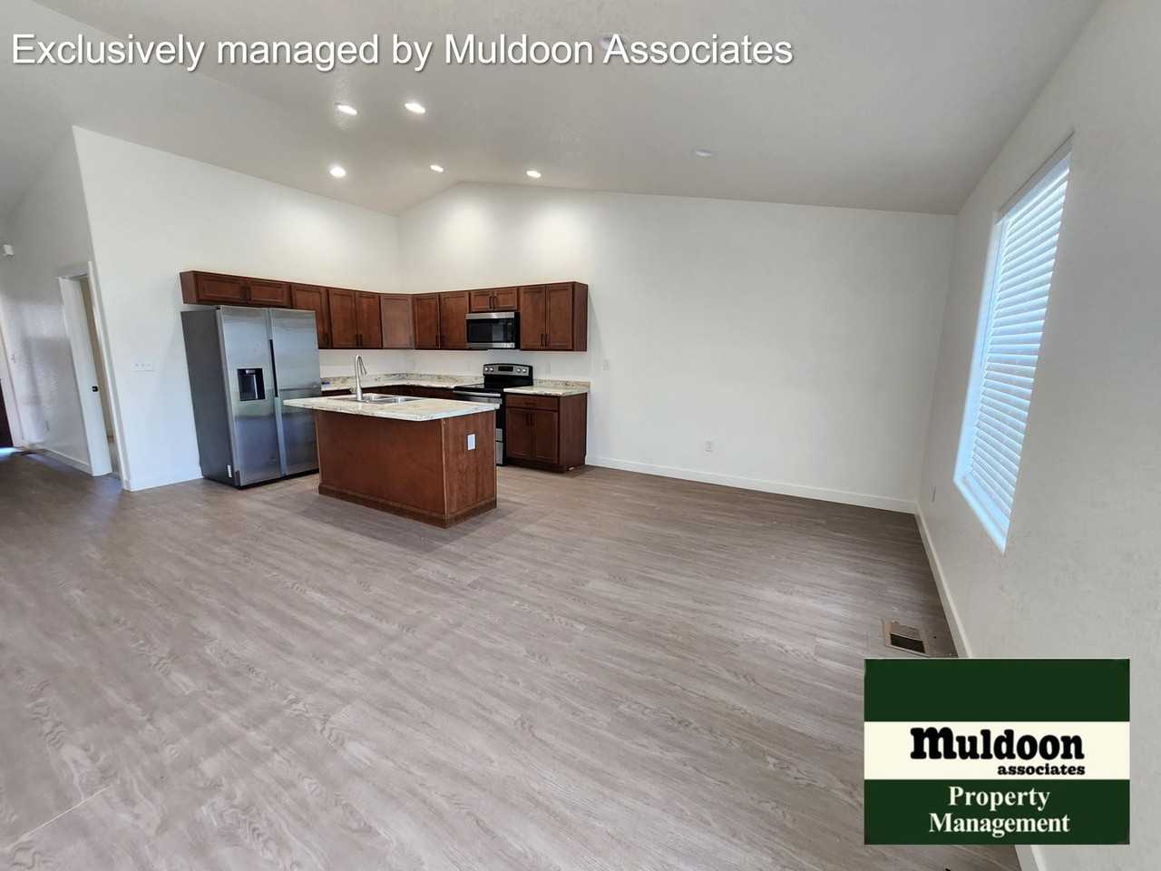 251 W Acorn Dr - Photo 3 of 10