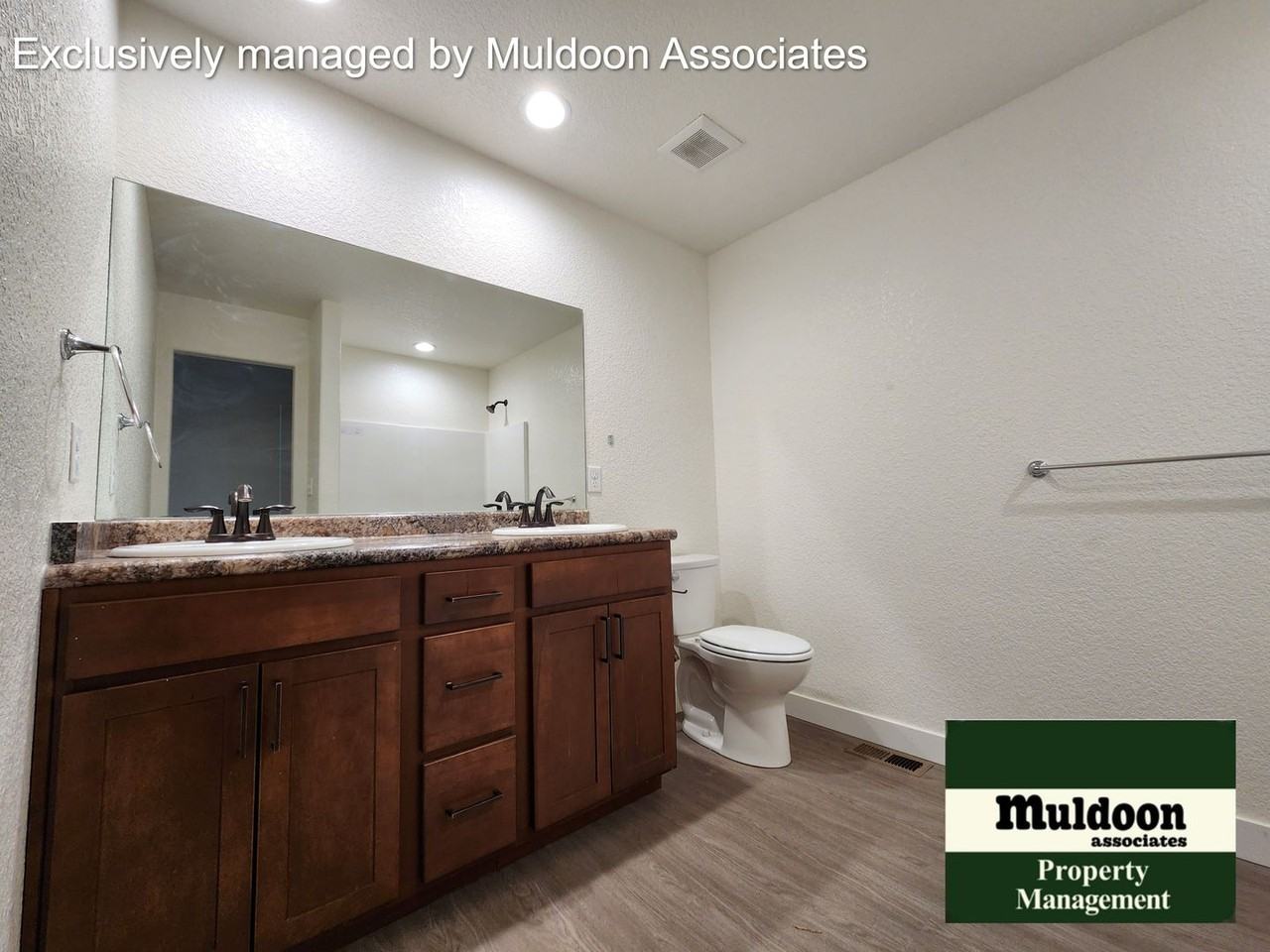 251 W Acorn Dr - Photo 6 of 10