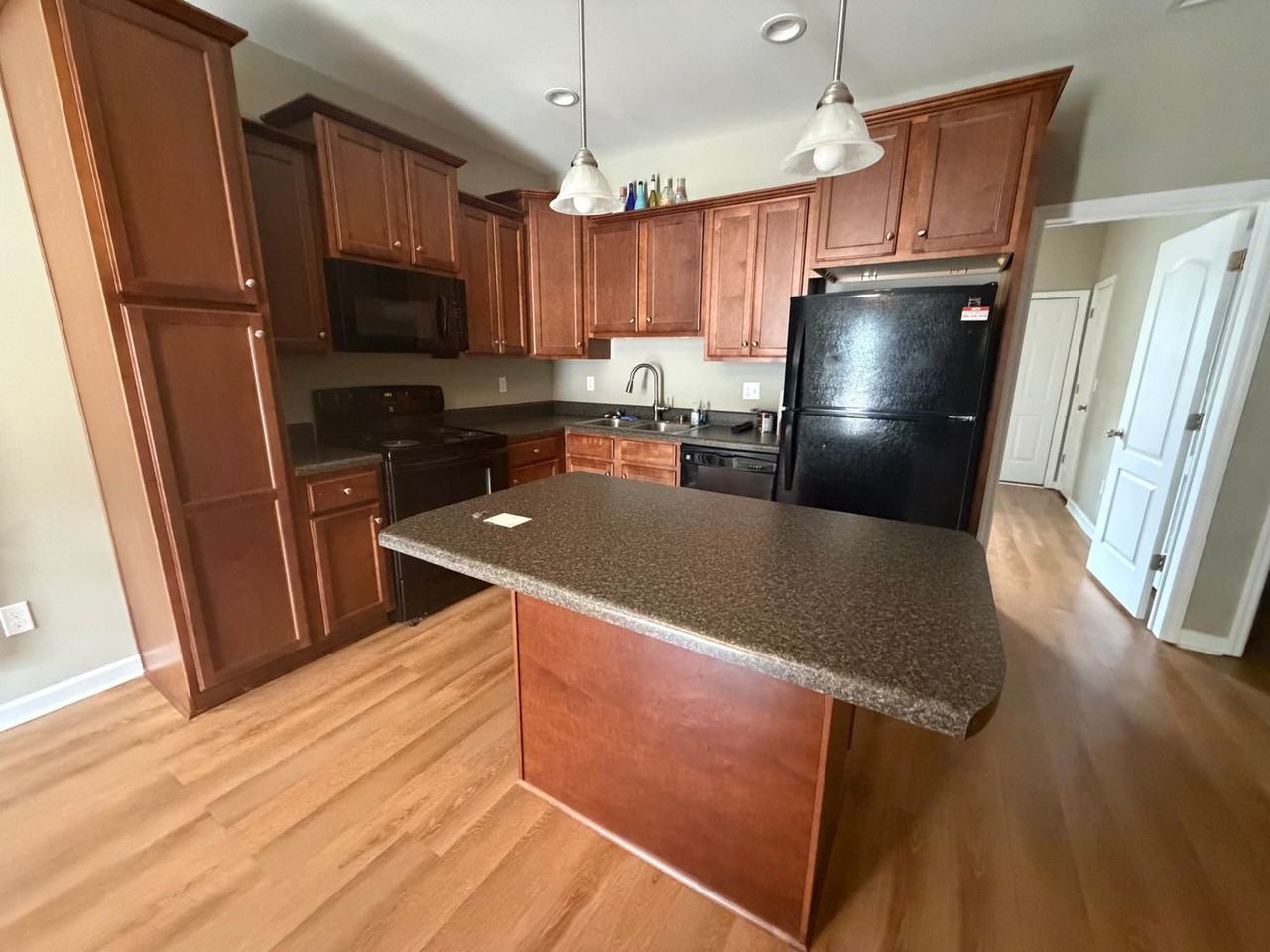 1930 Durham Ave - Photo 3 of 13