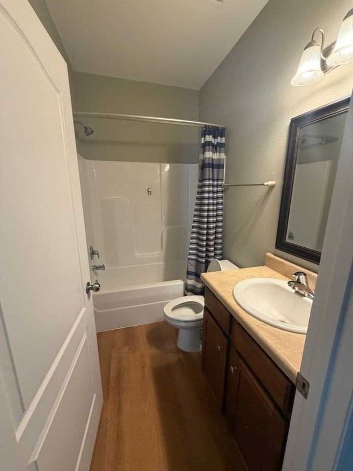 1930 Durham Ave - Photo 6 of 13