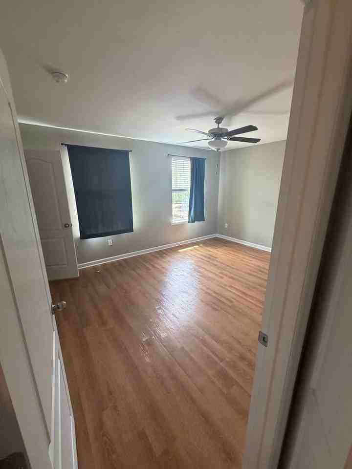 1930 Durham Ave - Photo 7 of 13