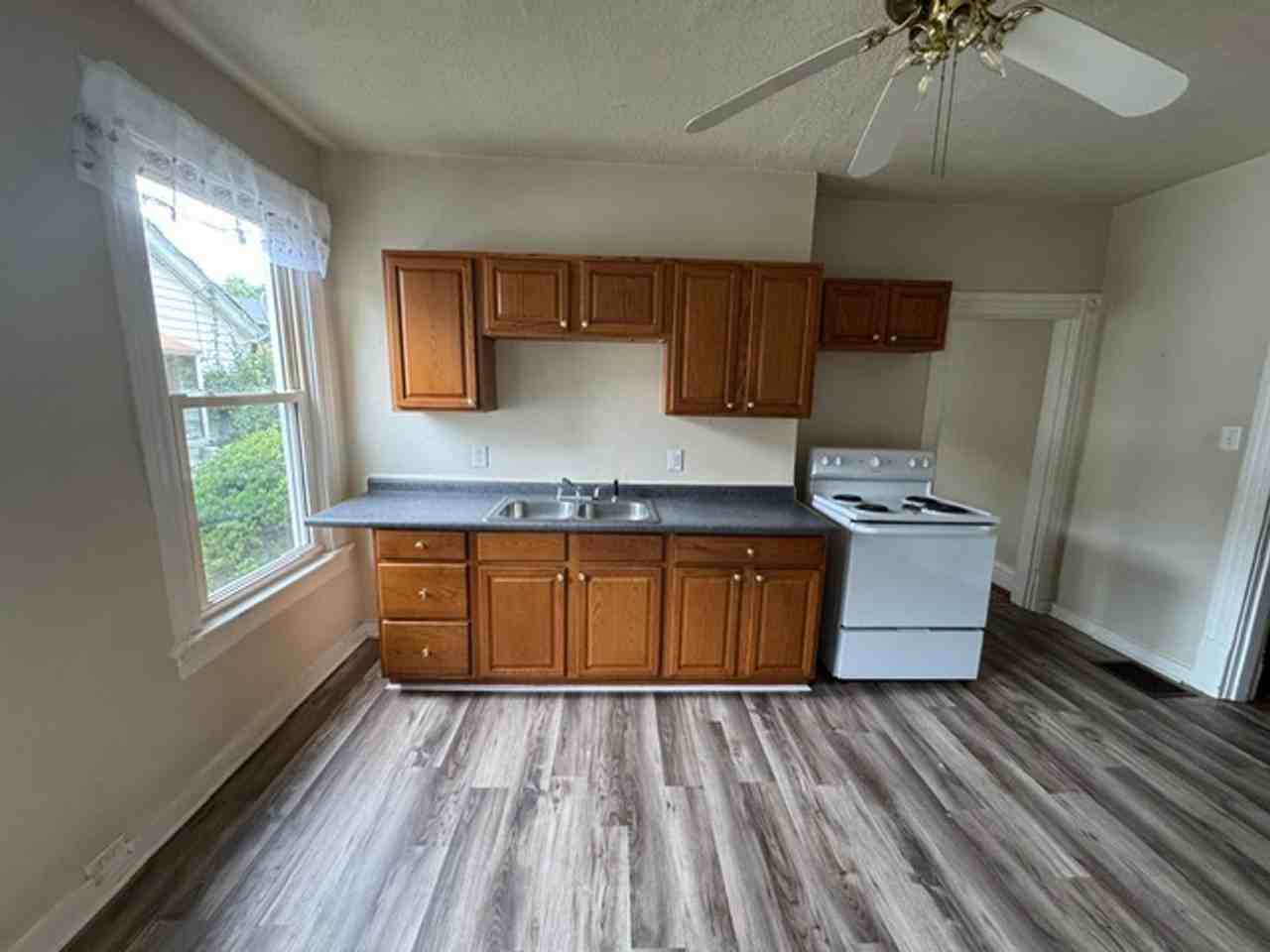 2825 Triangle Pl - Photo 4 of 9