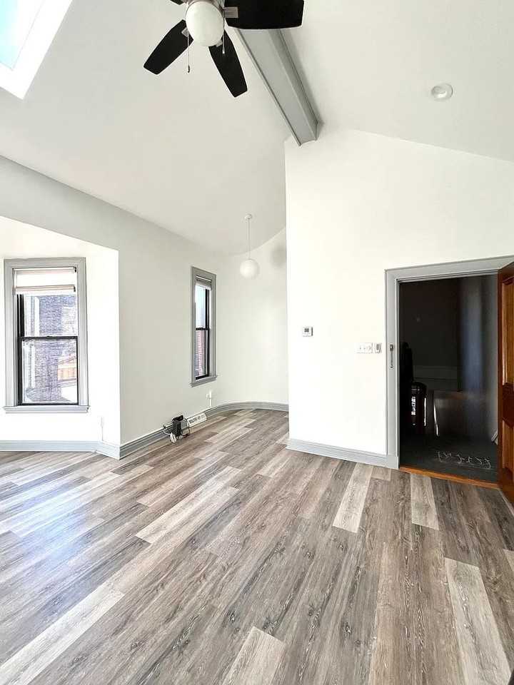 1416 Sheffield St - Photo 7 of 20