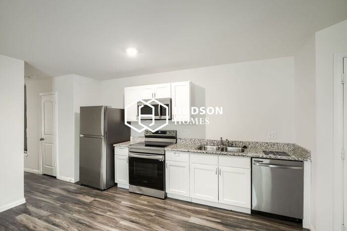 405 S 15th St #A - Photo 6 of 14